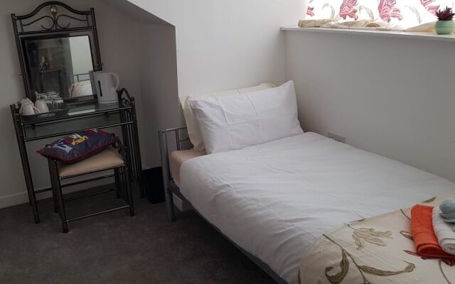 Cosy Apartment in Leeds Near Roundhay Park