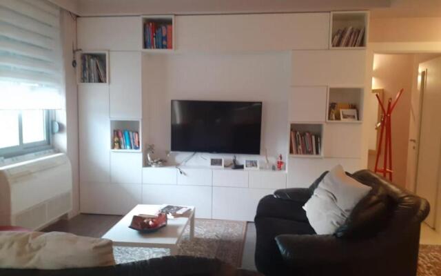 Lake View Apartment