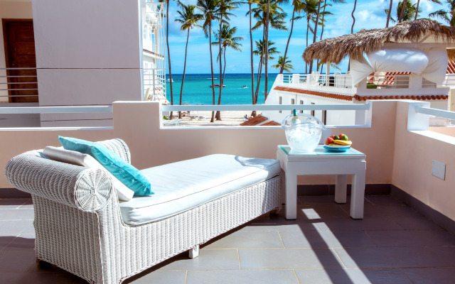 Los Corales Villas & Apartments