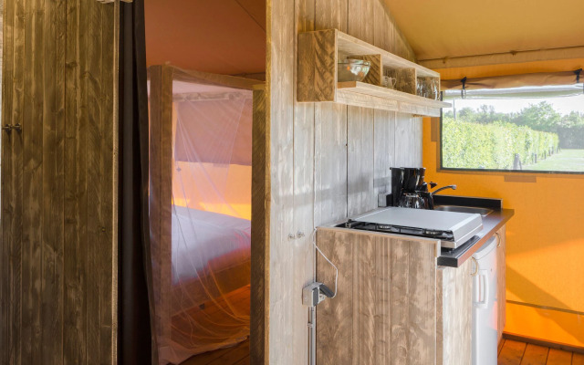Nice Safari Tent With Bathroom, Eindhoven at 12 km