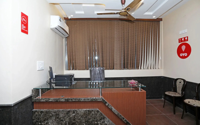 OYO 10131 Hotel Raj