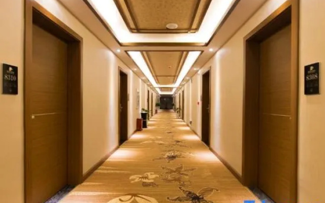 Xishuangbanna Jinghong Weihong Grand Hotel (Airport)