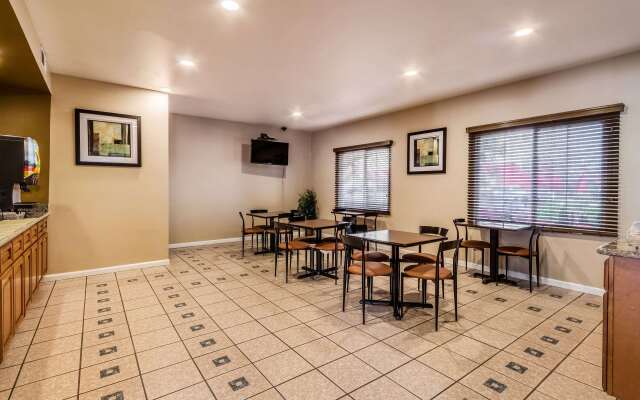 Quality Inn Fresno Near University