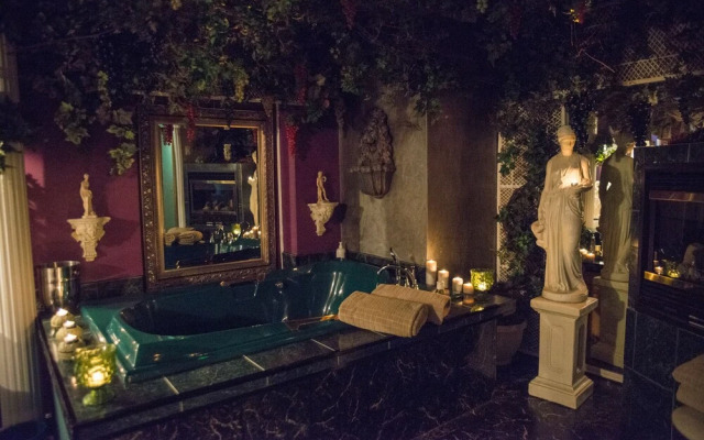 Mariaggi's Theme Suite Hotel & Spa