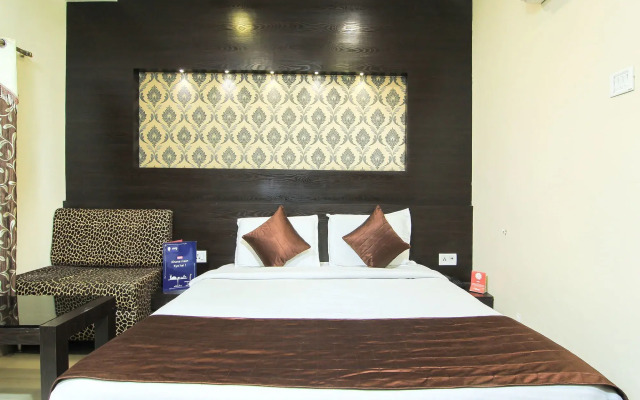OYO 2000 Hotel Yash