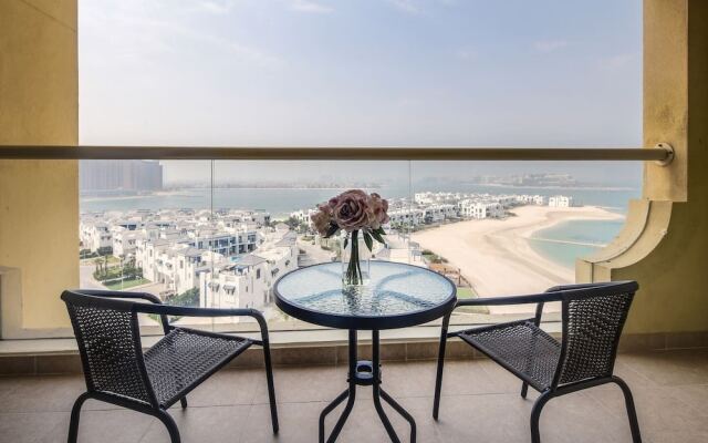 Sleek And Elegant 1BR on The Palm!