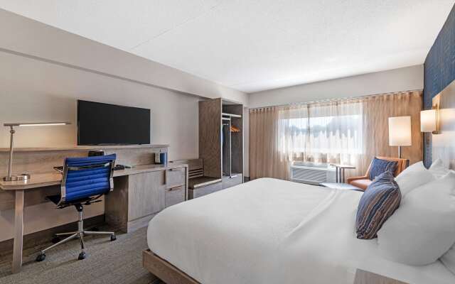 Best Western Plus Landmark Inn