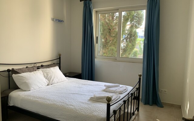 3-Bedroom Apartment on Beach Cassiopeia