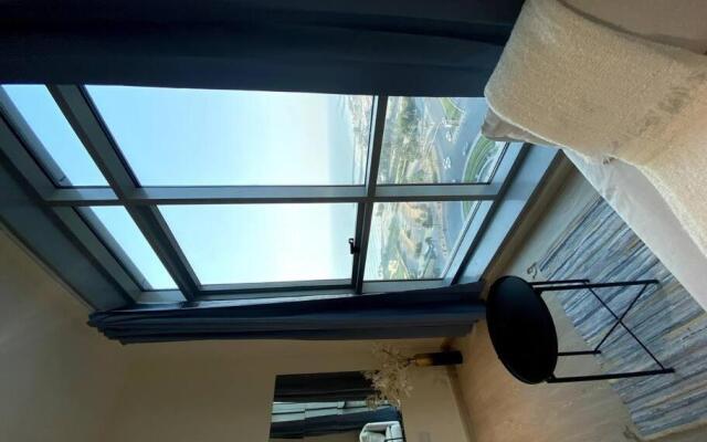 Amazing 1-bedroom Seaview Hotel Apartment