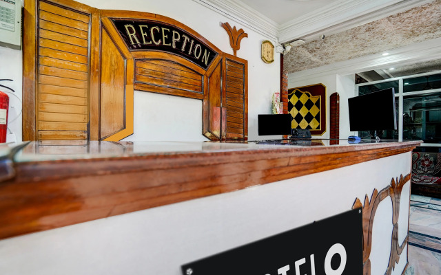 Hotel O Hussainganj Near Vidhansabha