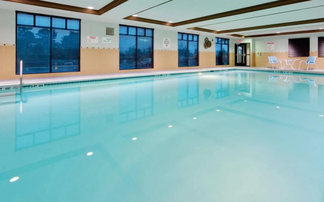 Holiday Inn Express & Suites Warminster - Horsham by IHG