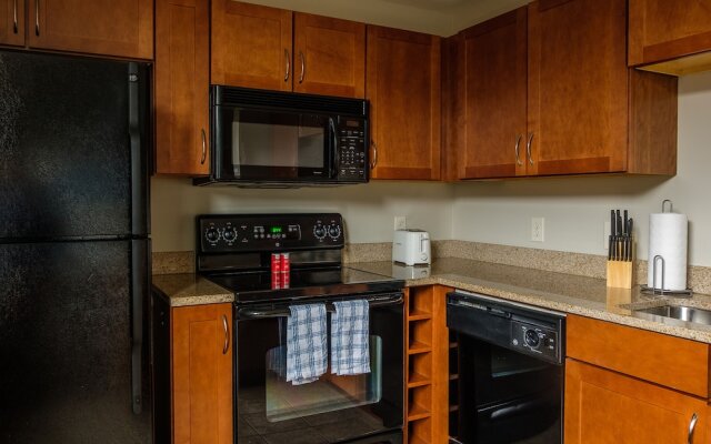 2 BR Weston Apt by Frontdesk