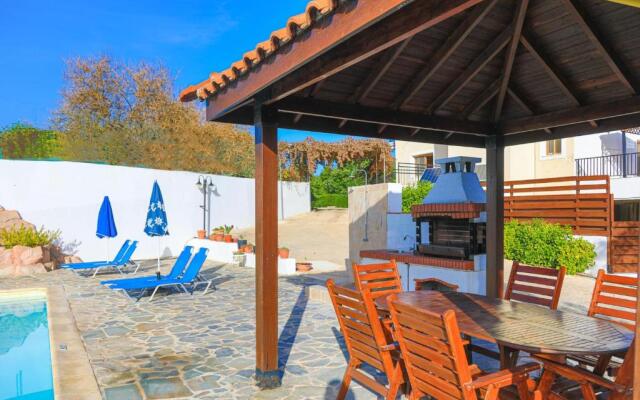 Villa Ira Finiki in Latchi