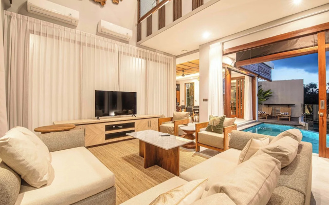 5-br Beach Villa in Canggu Overlooking Rice Fields – Guest Rooms – Pererenan