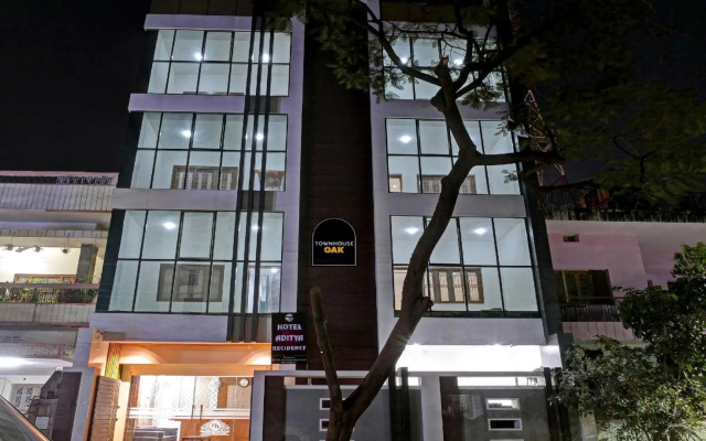 Townhouse OAK Hotel Aditya Residency