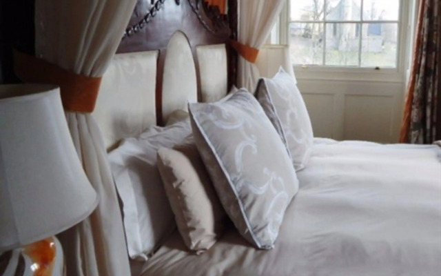Westgate Manor