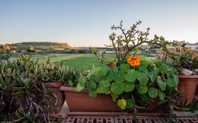 Villayana Gozitan Farmhouse with pool