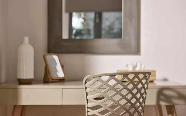 Crystal Green Signature Condos Glyfada