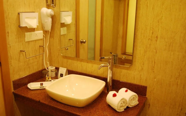 OYO Townhouse O75309 Hotel Royal Cm