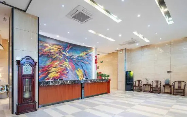 Huaying Wanrun Hotel