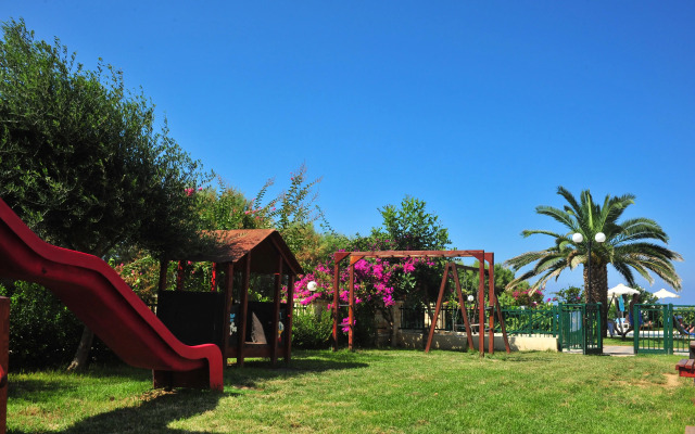 Hydramis Palace Beach Resort