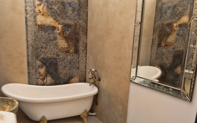 Conacul Coroanei Luxury Boutique Hotel