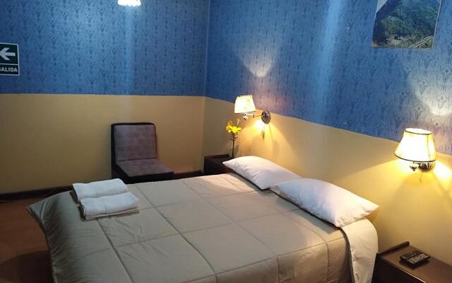 Alejandros Hotel