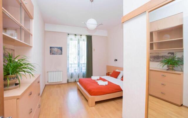 1BR apartment with balcony on Mtatsminda