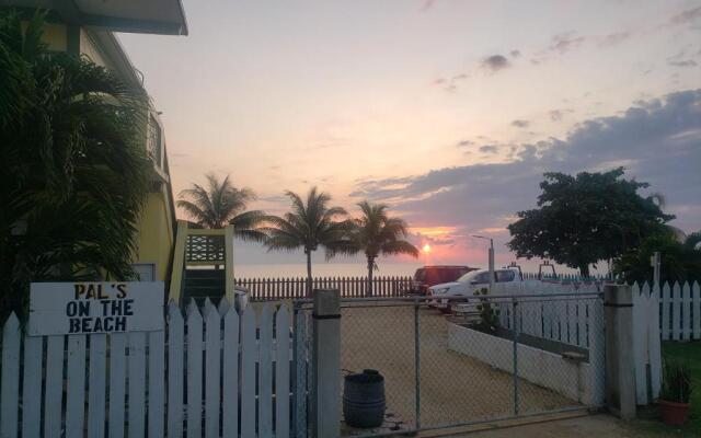 Pal's on the beach - A Gold Standard Hotel