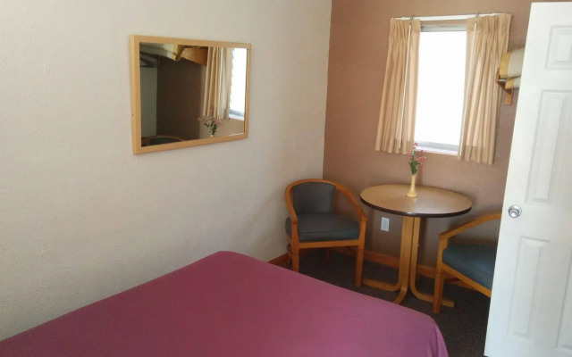 Pink Champagne Motel