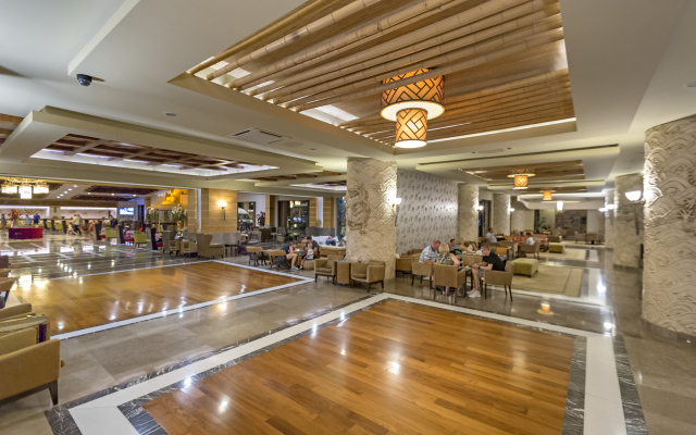 Royal Dragon Hotel – All Inclusive