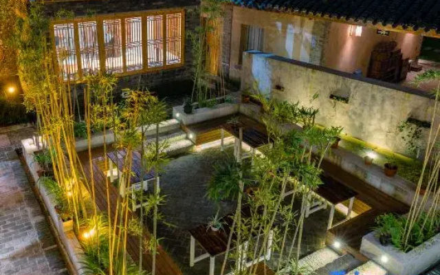 Wanbang Book House Homestay (Liuba Branch)