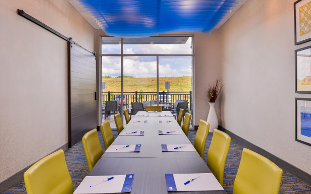 Holiday Inn Express & Suites Farmville by IHG