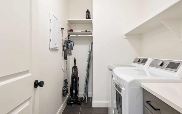 Pool View at Paseos by RedAwning