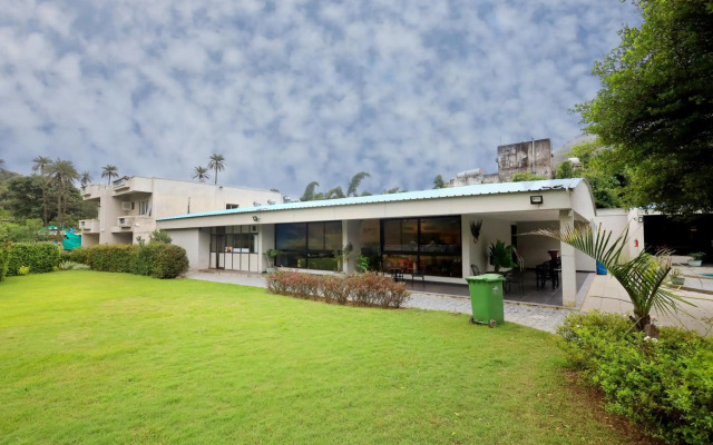 Hummingbird Resort