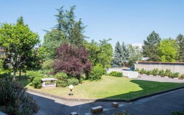 19Sisley