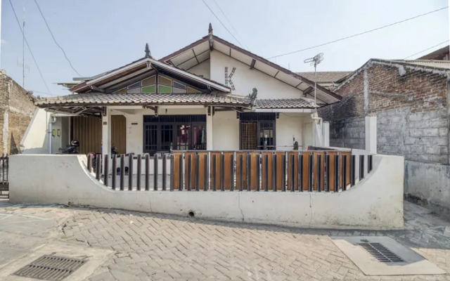 RedDoorz Syariah near Universitas PGRI Yogyakarta