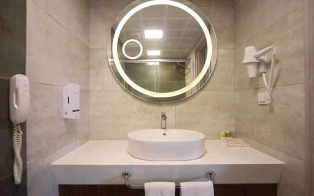 Best Western Plus Khan Hotel