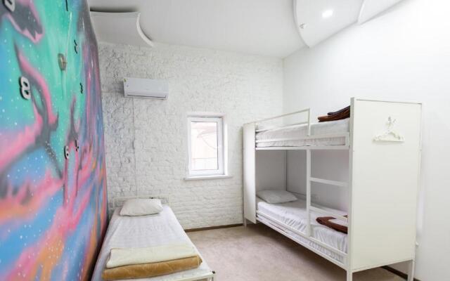 Light Hostel