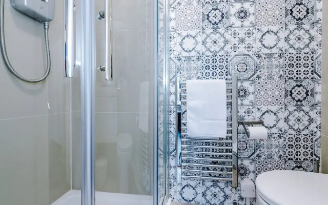 R&R Character Victorian 4-Bedroom Home