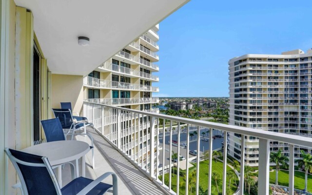Alluring Beachfront Condo With Pool and Ocean Views
