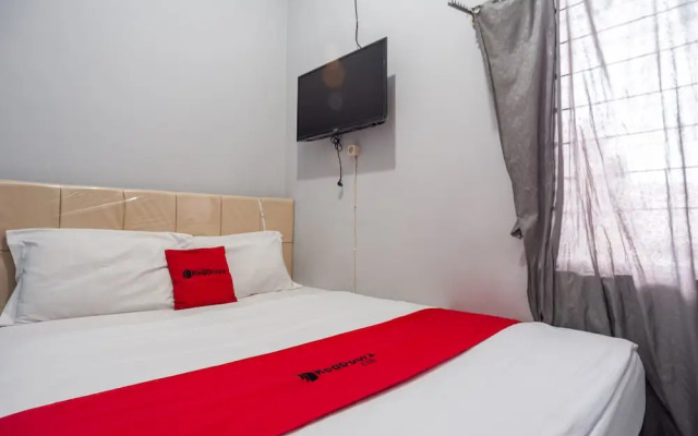 RedDoorz Syariah near Margonda Raya