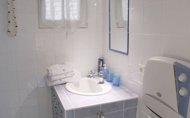 Les Chambres d'Adeline B&B