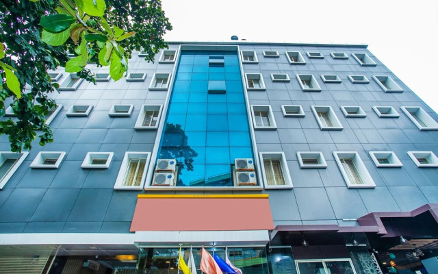 OYO 5641 Hotel Corporate Park Inn