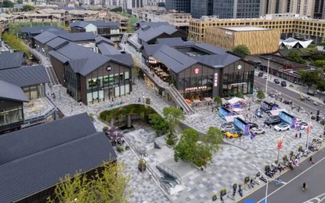 Ruijing Hotel (Wuhan Guiyuan Temple Zhongjiacun Subway Station Store)