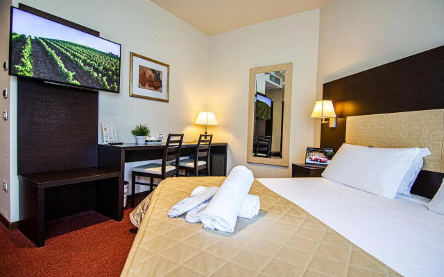 Tuscany Inn