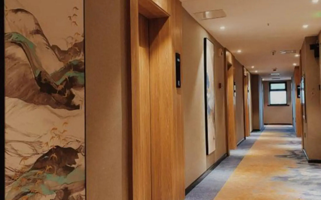 H Hotel (Taiyuan South Railway Station, Shanxi University)