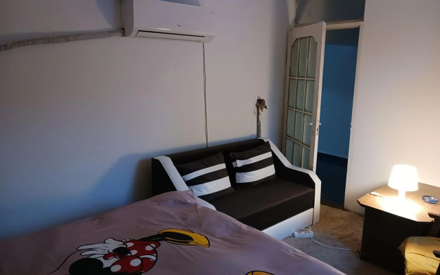 Sara 3 dormitoare nu primesc santieristi si petrecareti