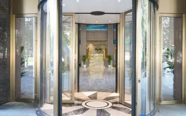 LuoJia Hills Hotel