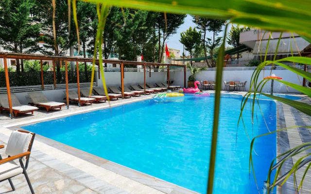 6 Milje Hotel